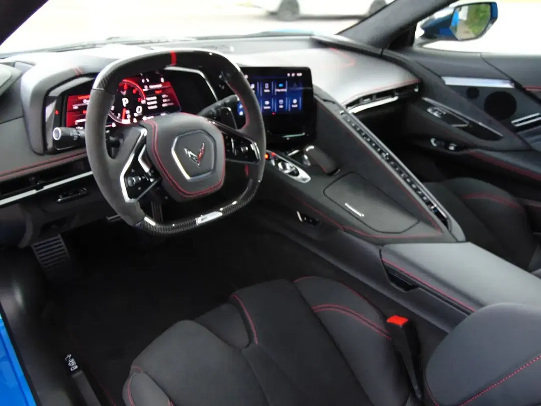 Corvette C8 - Thumbnail 5