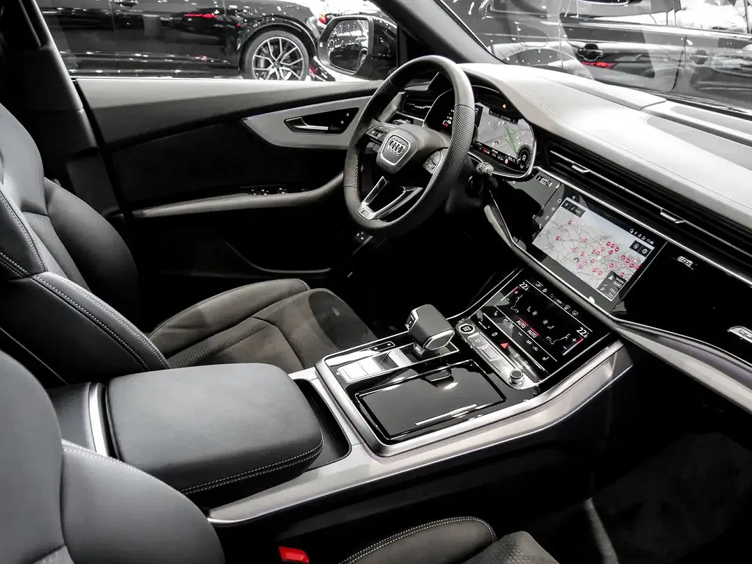 Audi Q8 - Thumbnail 3