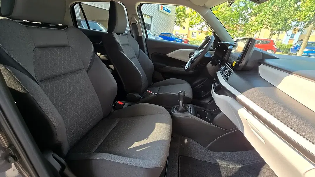 Suzuki Swift - Thumbnail 11