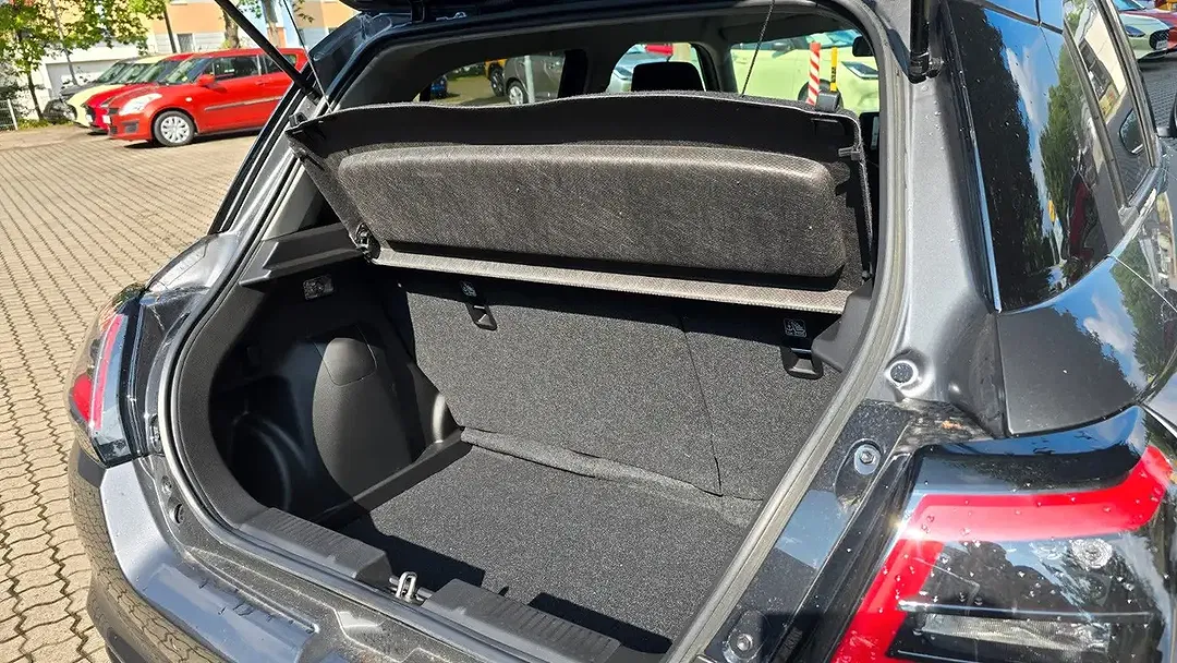 Suzuki Swift - Thumbnail 14