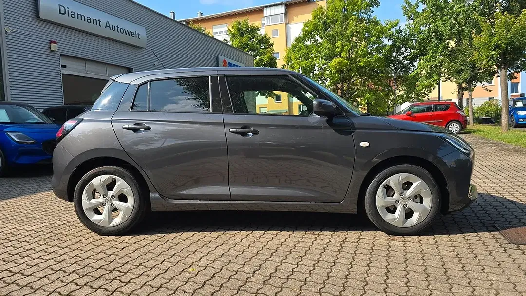 Suzuki Swift - Thumbnail 5