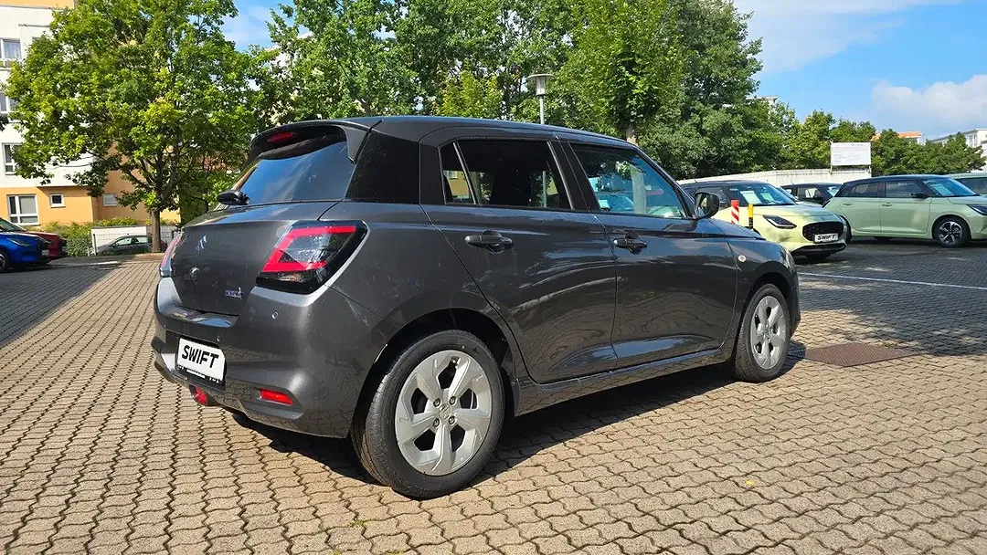 Suzuki Swift - Thumbnail 6