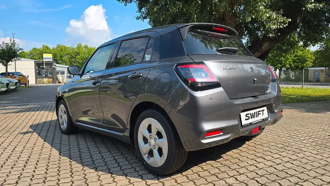 Suzuki Swift - Thumbnail 7