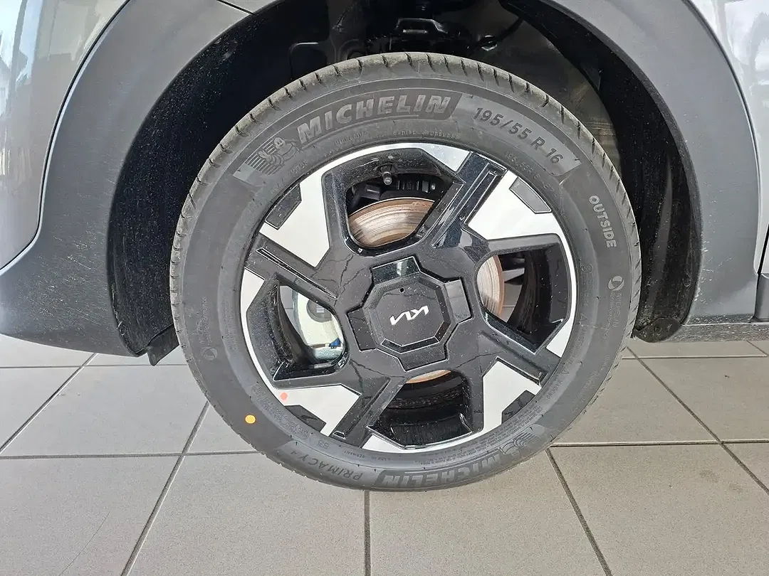 Kia Stonic - Thumbnail 6