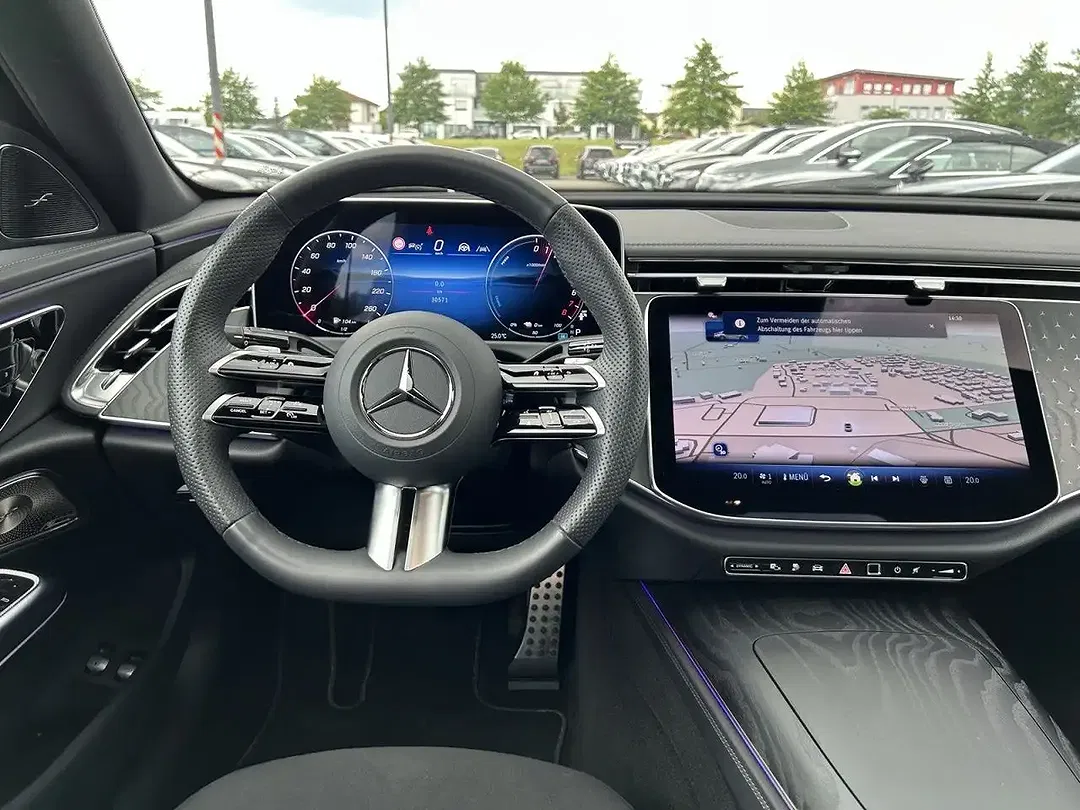Mercedes-Benz E 300 - Thumbnail 14