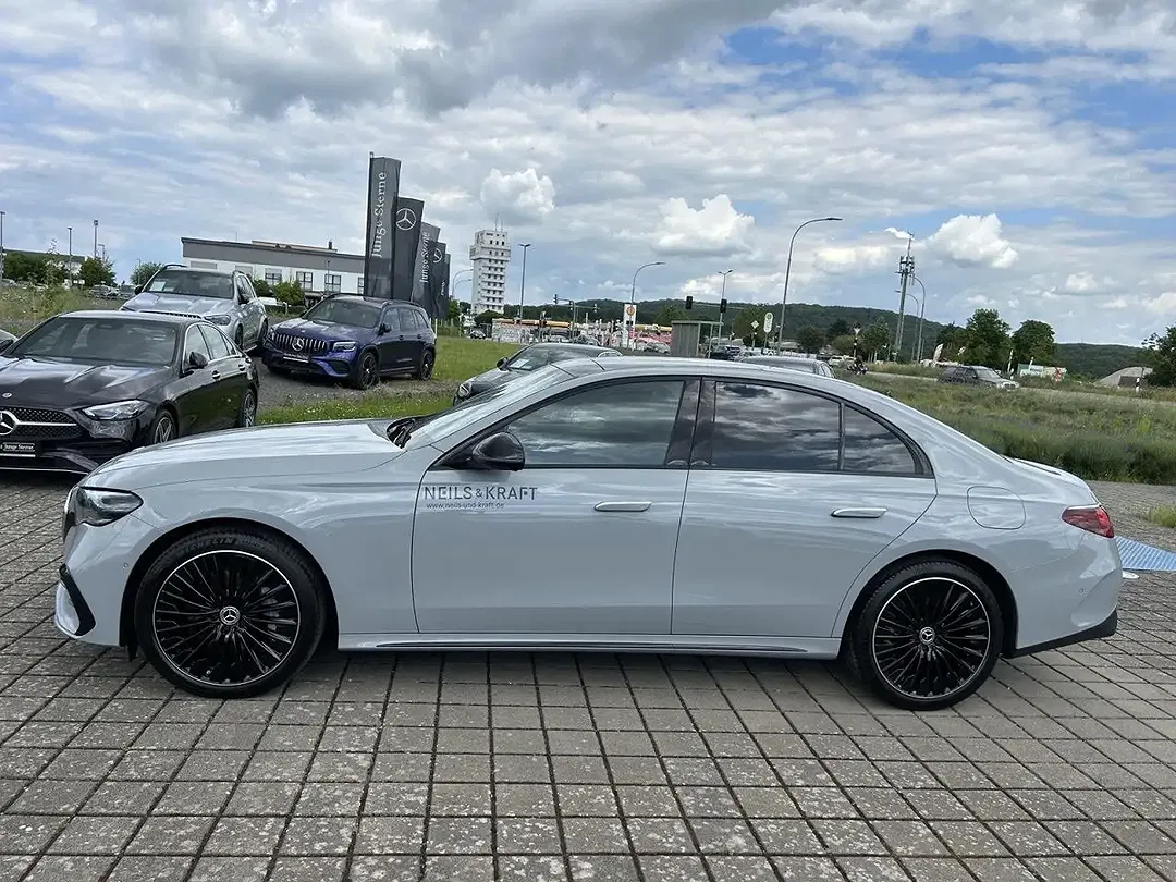 Mercedes-Benz E 300 - Thumbnail 8
