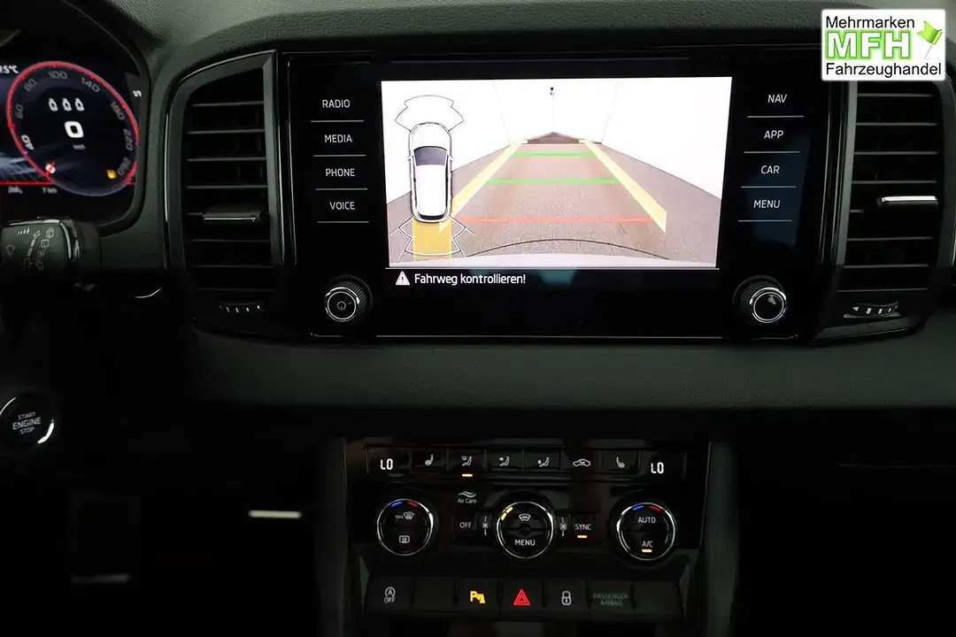 Skoda Karoq - Thumbnail 6