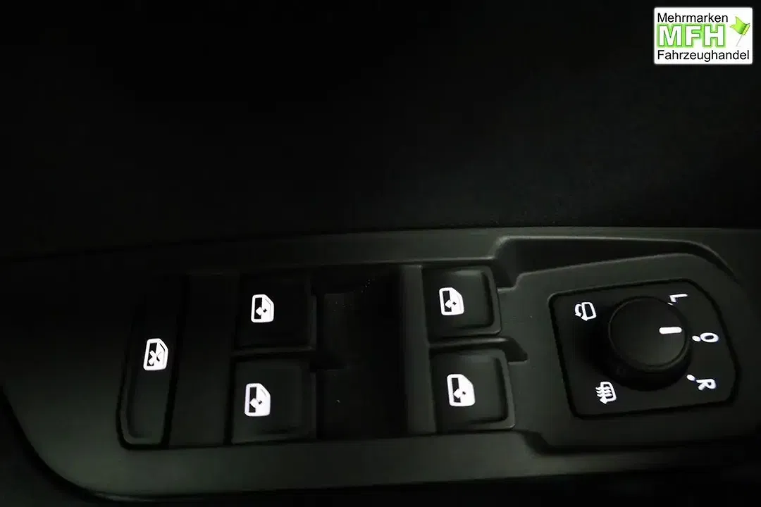 Skoda Karoq - Thumbnail 7