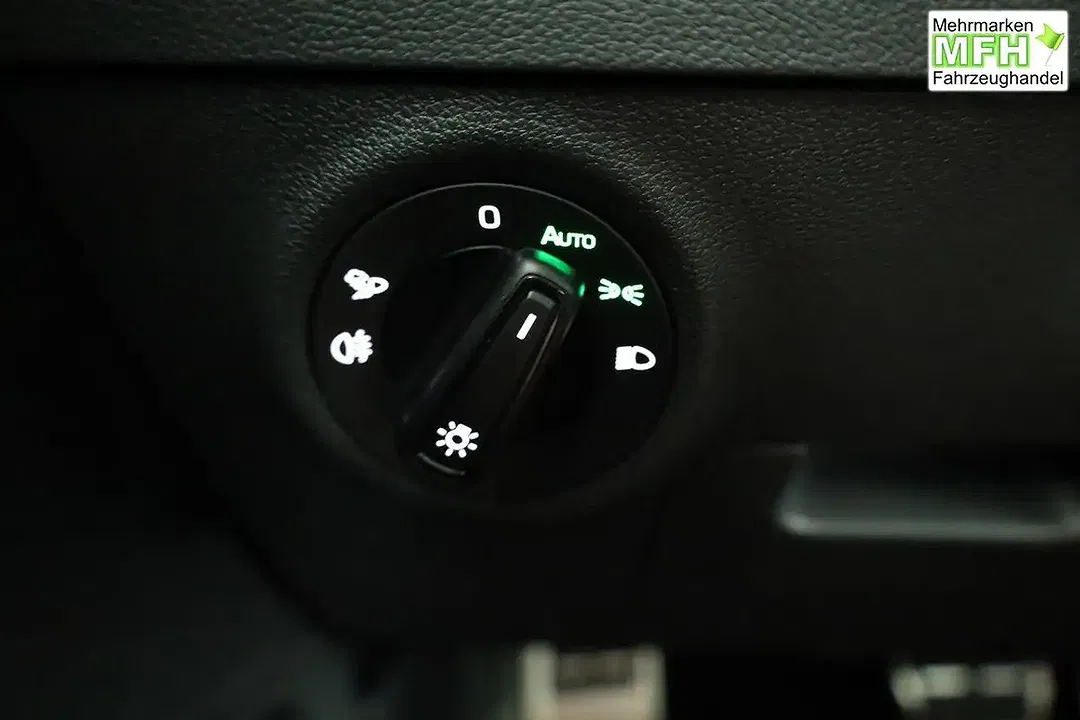 Skoda Karoq - Thumbnail 8