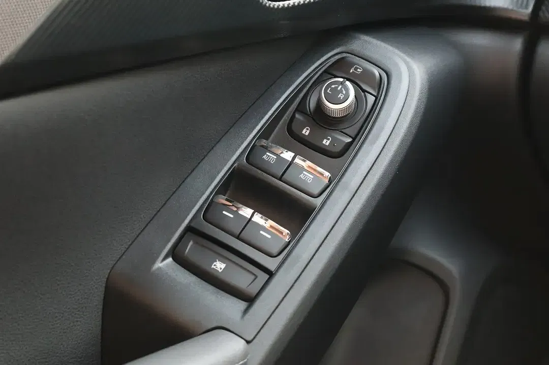 Subaru Crosstrek - Thumbnail 12