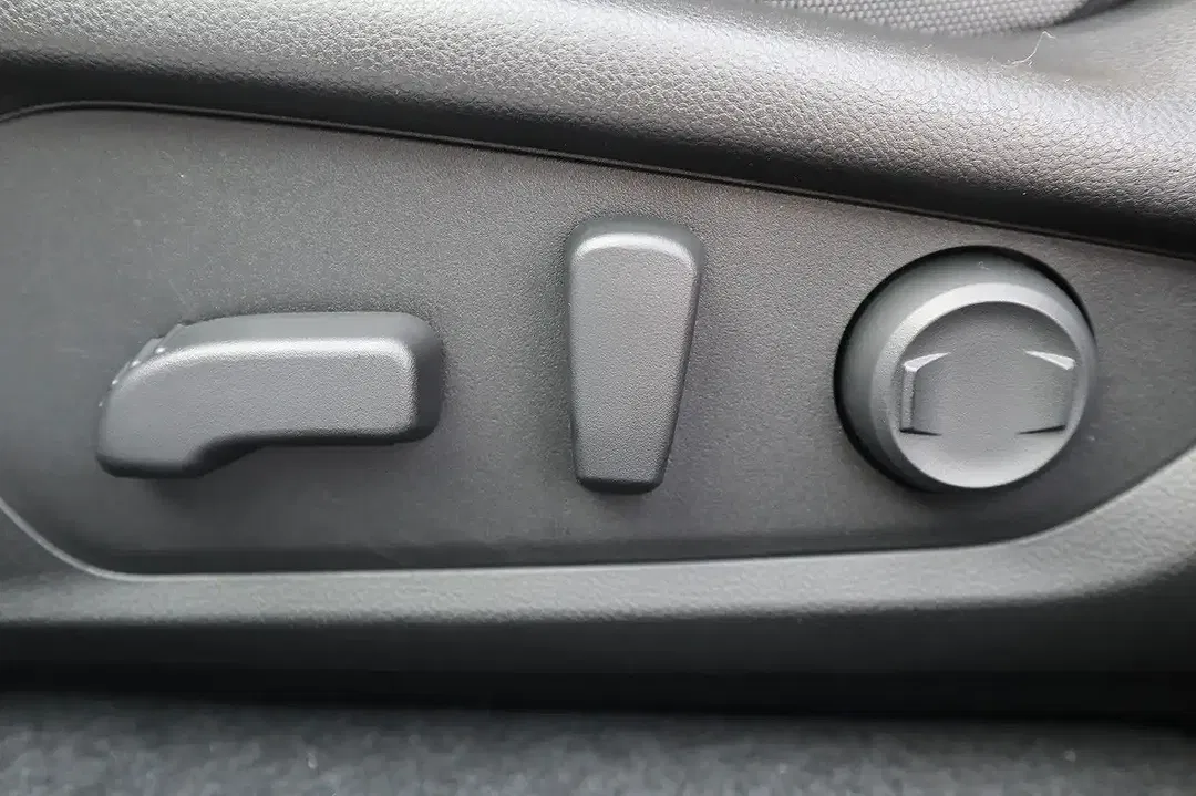 Subaru Crosstrek - Thumbnail 9