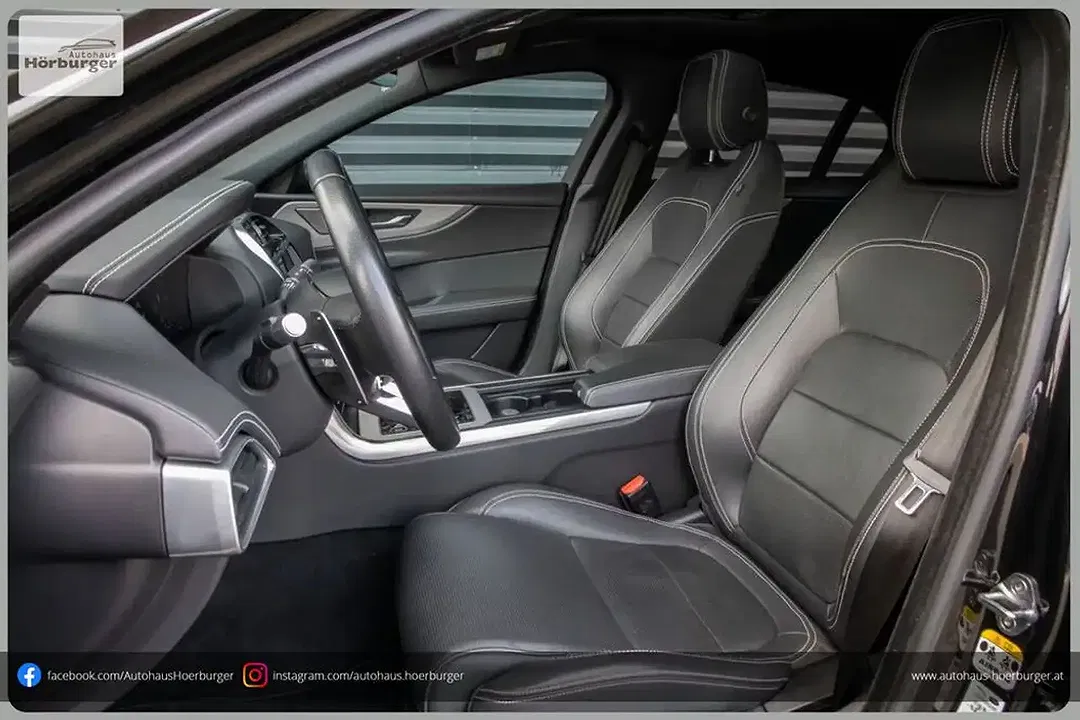 Jaguar XE - Thumbnail 8