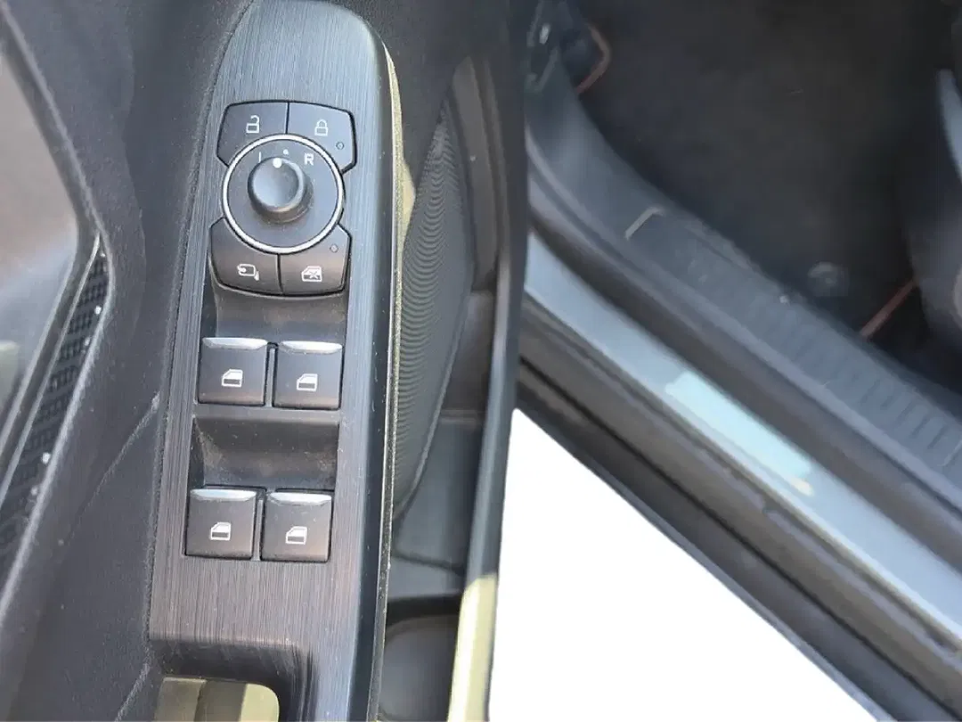 Ford Kuga - Thumbnail 10