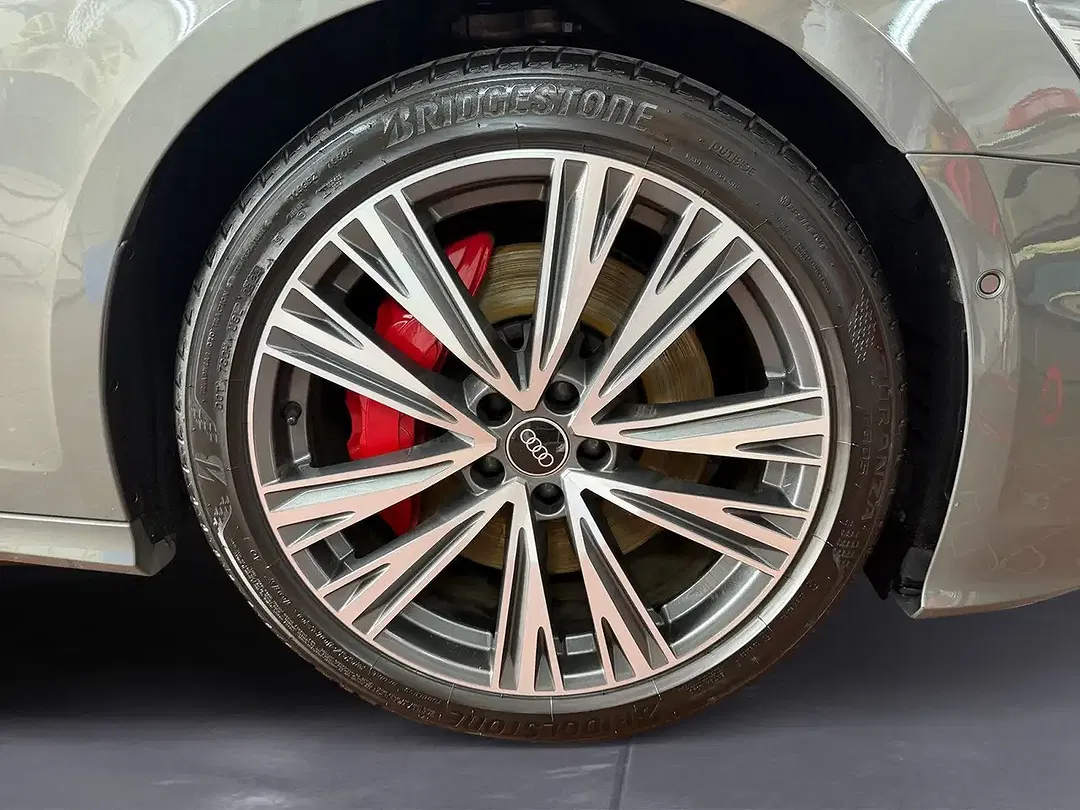 Audi A6 - Thumbnail 11