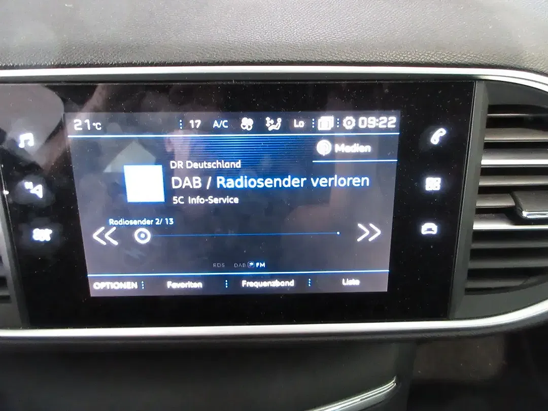 Peugeot 308 - Thumbnail 10