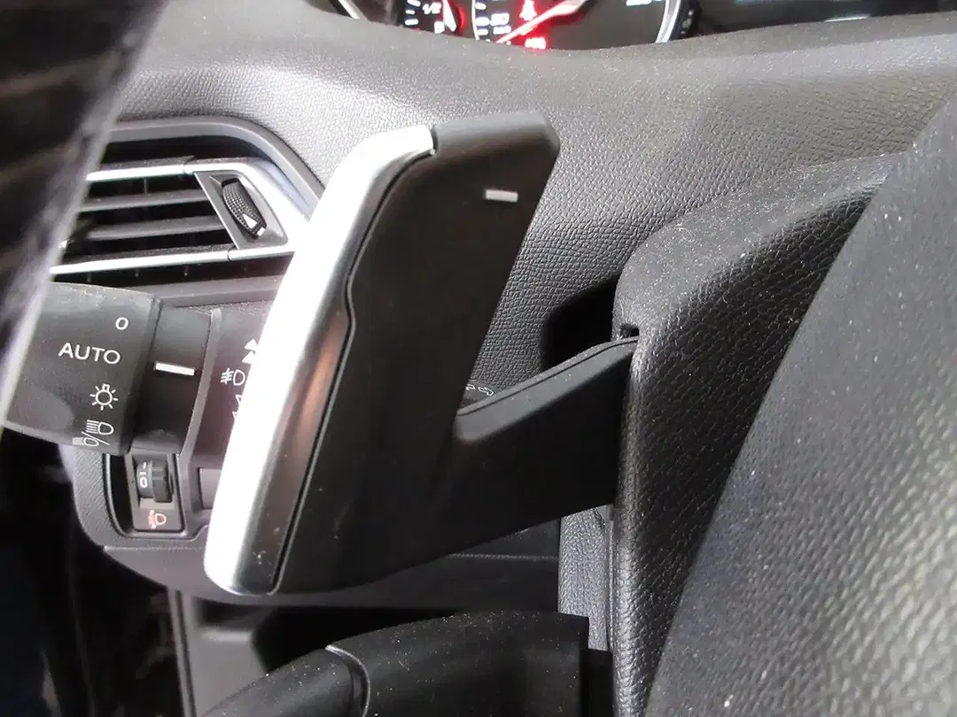 Peugeot 308 - Thumbnail 18
