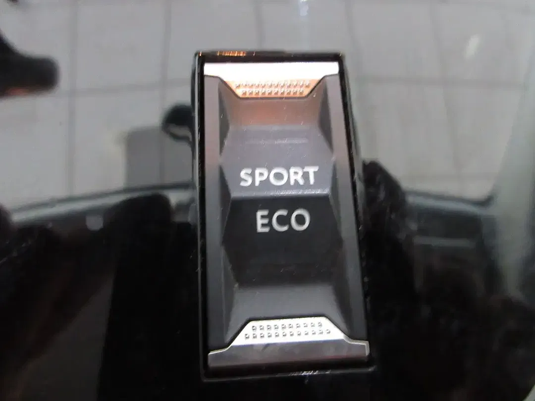 Peugeot 308 - Thumbnail 21