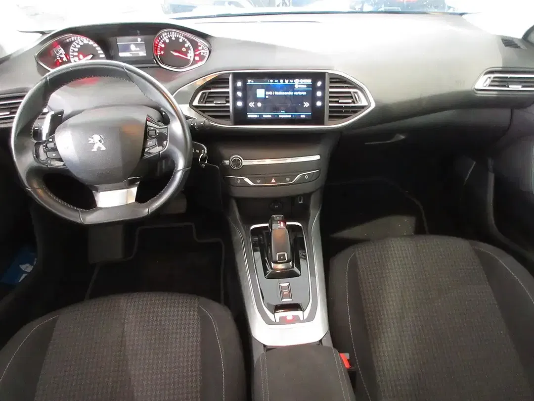 Peugeot 308 - Thumbnail 3