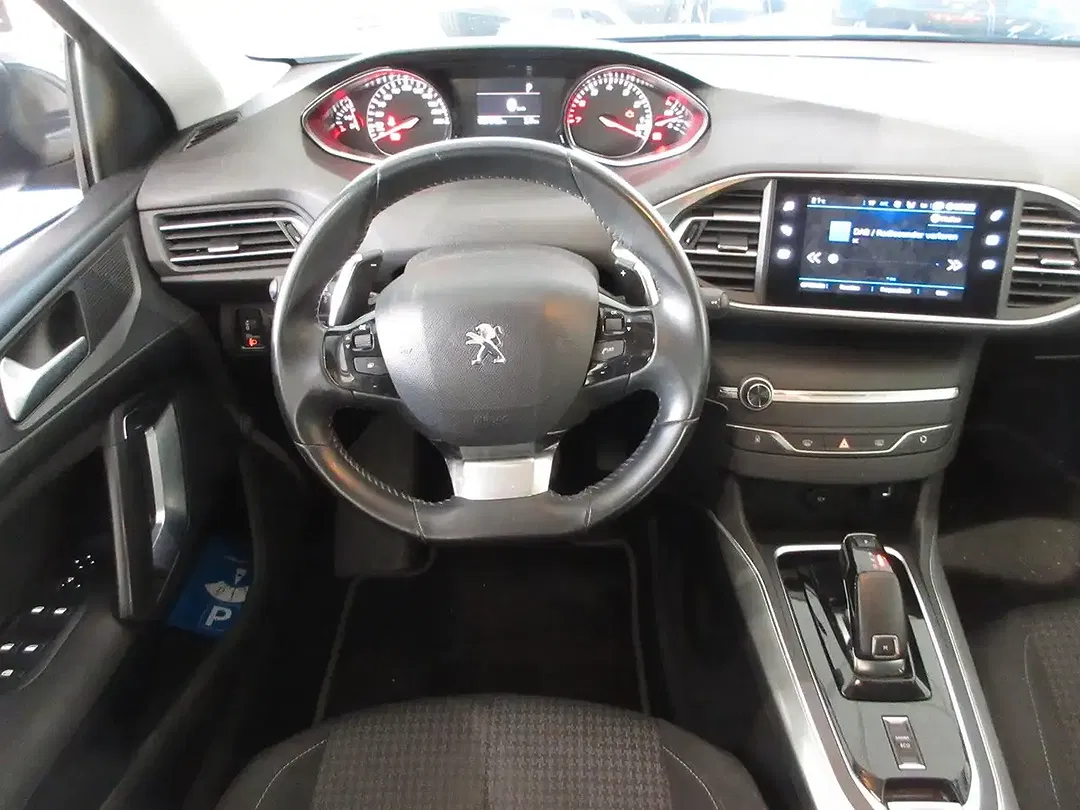Peugeot 308 - Thumbnail 4