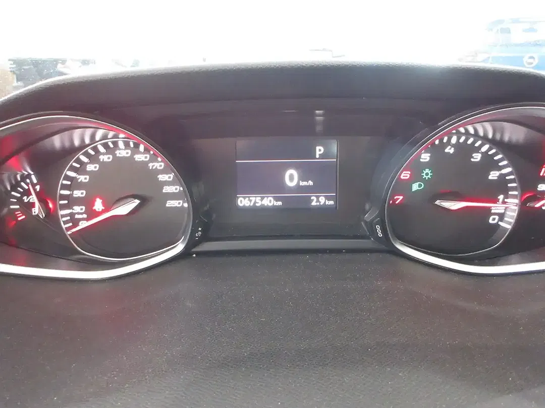 Peugeot 308 - Thumbnail 7