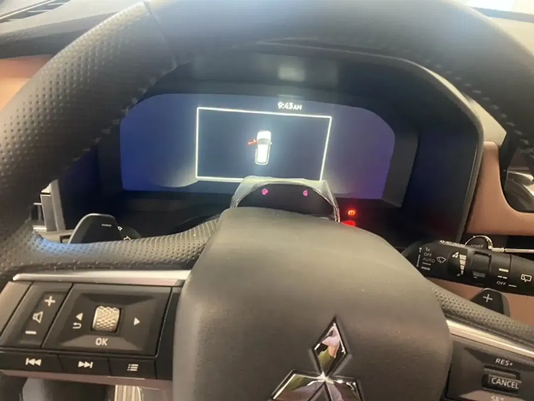 Mitsubishi Outlander - Thumbnail 8