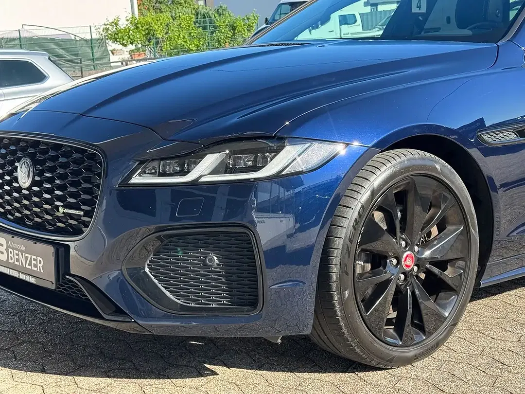 Jaguar XF - Thumbnail 10