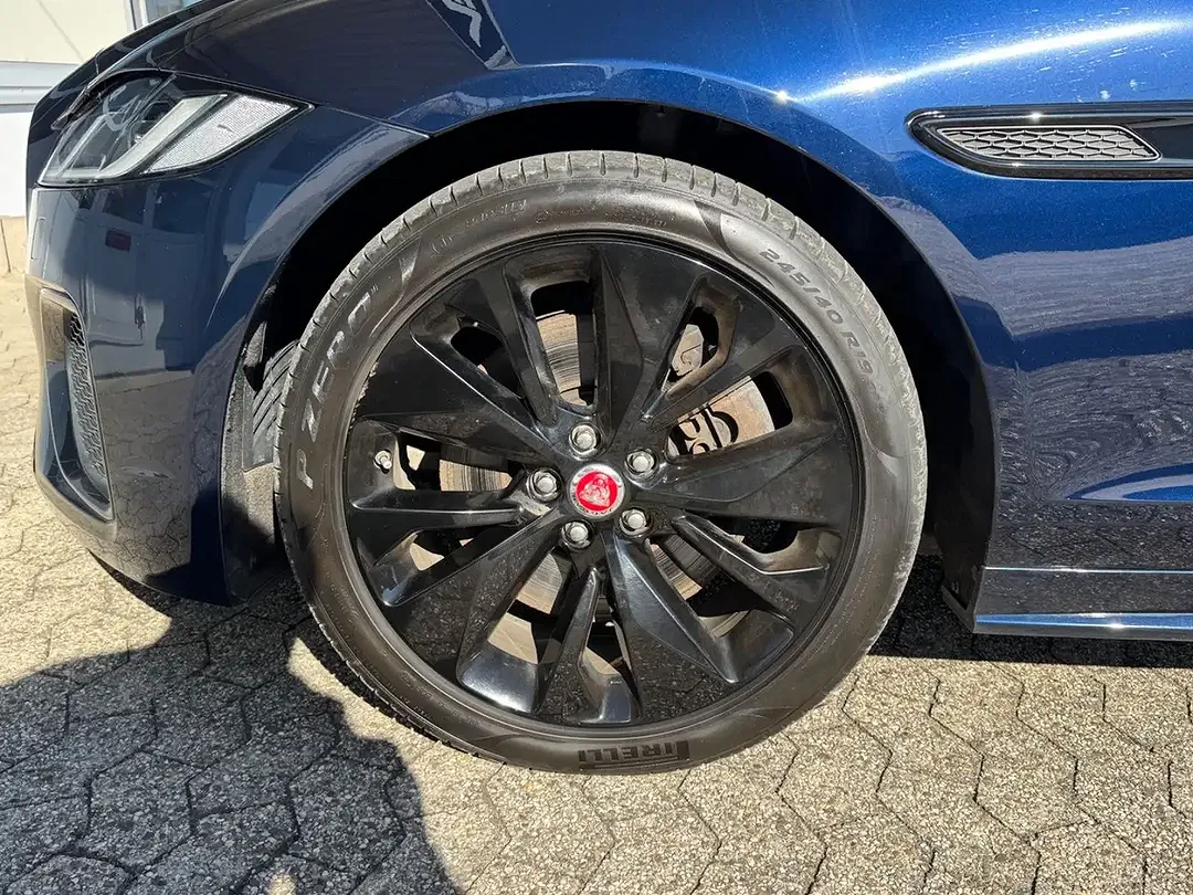 Jaguar XF - Thumbnail 12