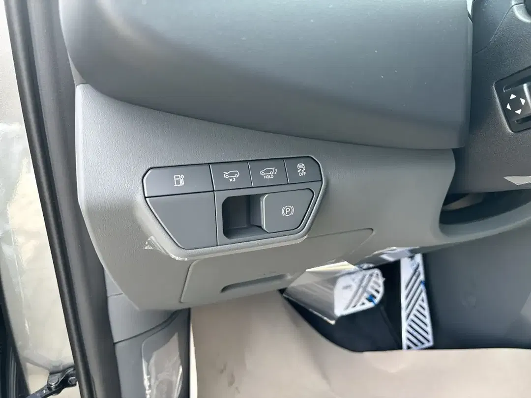 Kia EV9 - Thumbnail 10