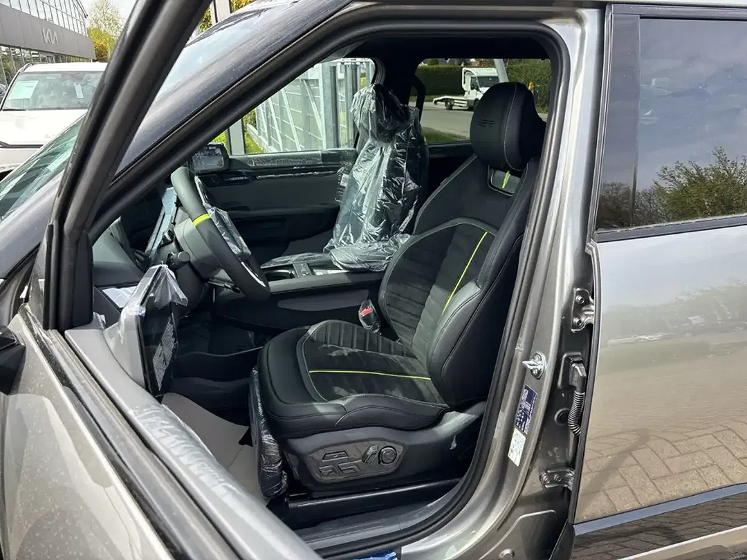 Kia EV9 - Thumbnail 8