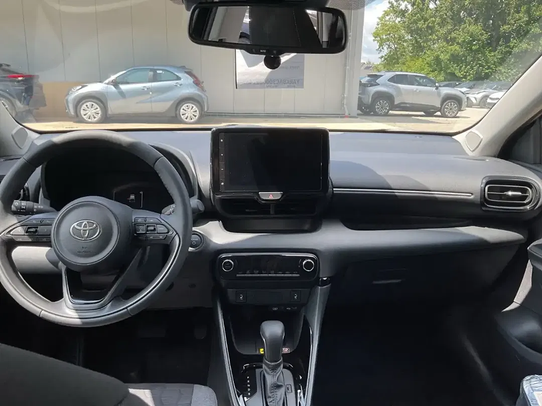 Toyota Yaris - Thumbnail 12