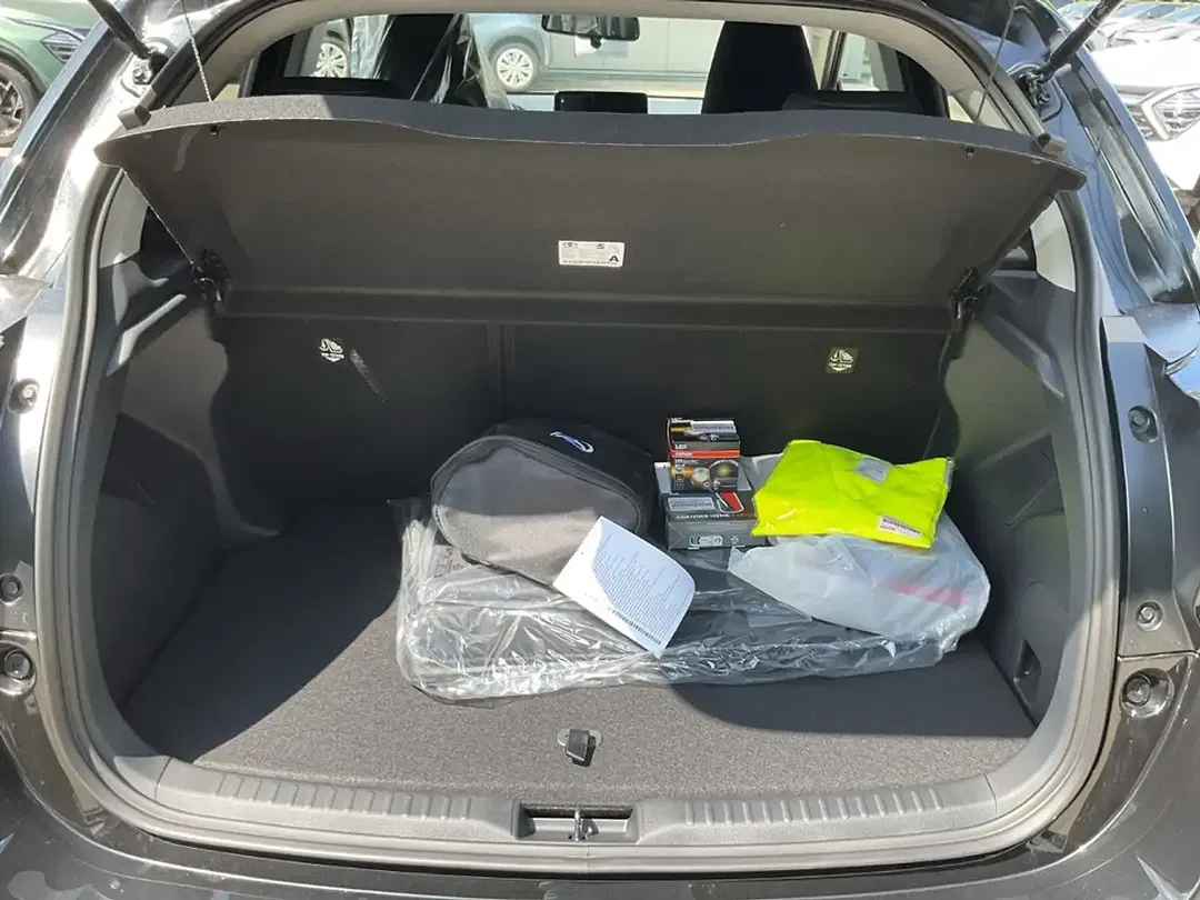 Toyota Yaris - Thumbnail 7