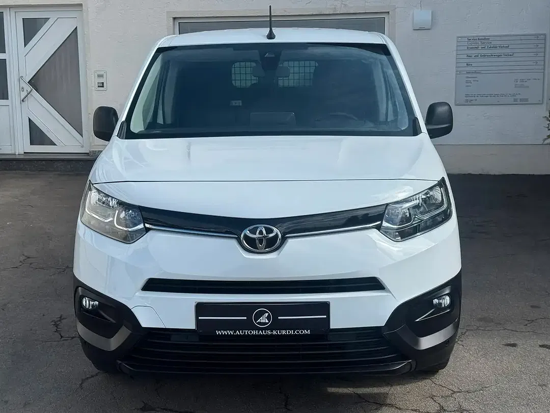 Toyota Proace City - Thumbnail 2