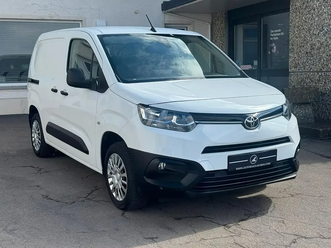 Toyota Proace City - Thumbnail 3