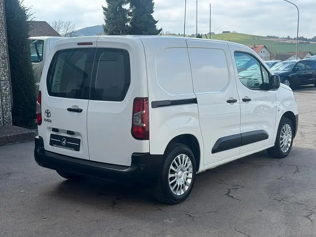 Toyota Proace City - Thumbnail 5