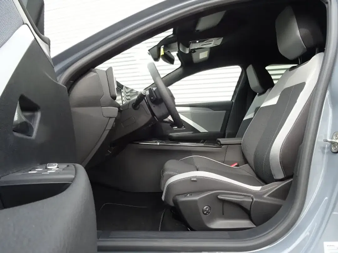 Opel Astra - Thumbnail 6