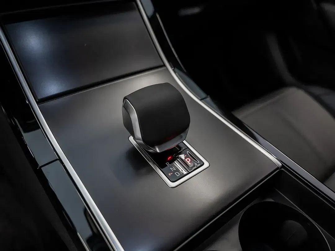 Land Rover Range Rover Velar - Thumbnail 12