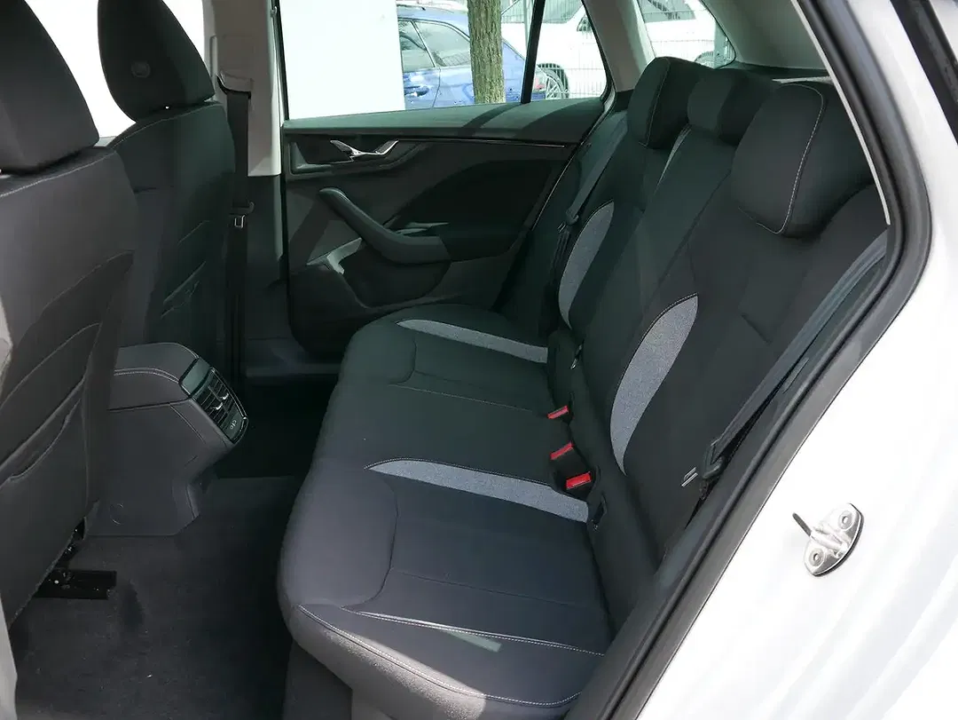 Skoda Kamiq - Thumbnail 8