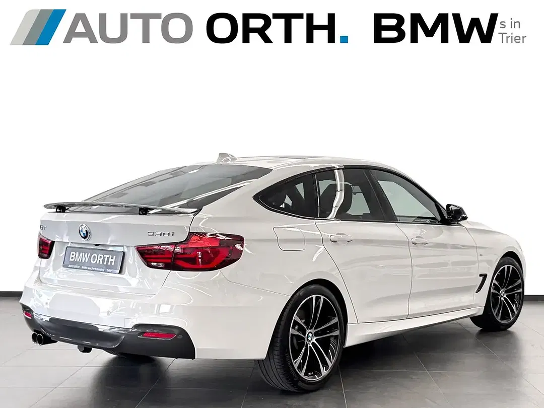 BMW 330 - Thumbnail 2