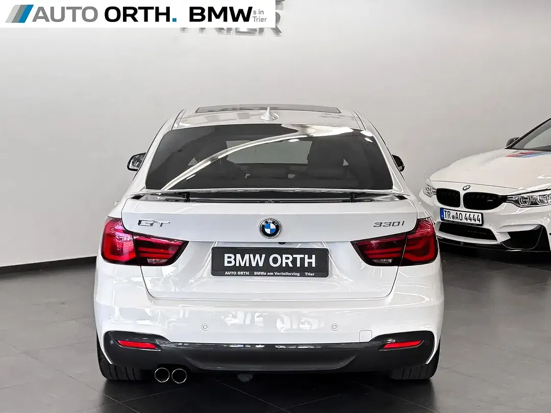 BMW 330 - Thumbnail 9
