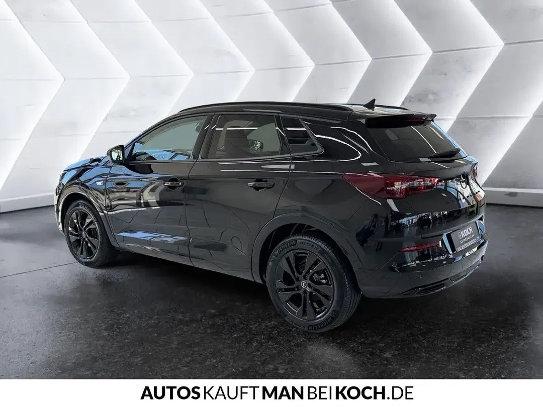 Opel Grandland - Thumbnail 2
