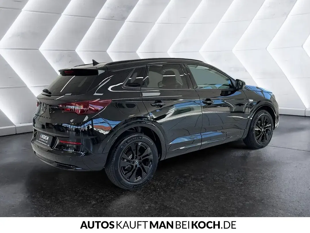 Opel Grandland - Thumbnail 3