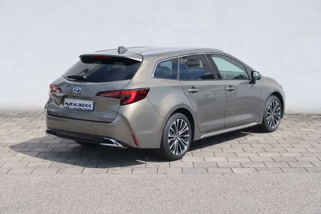 Toyota Corolla - Thumbnail 5