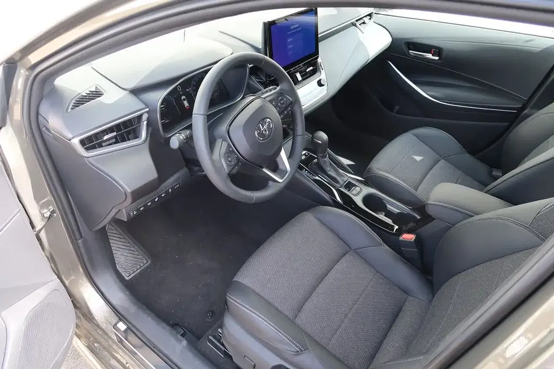 Toyota Corolla - Thumbnail 9