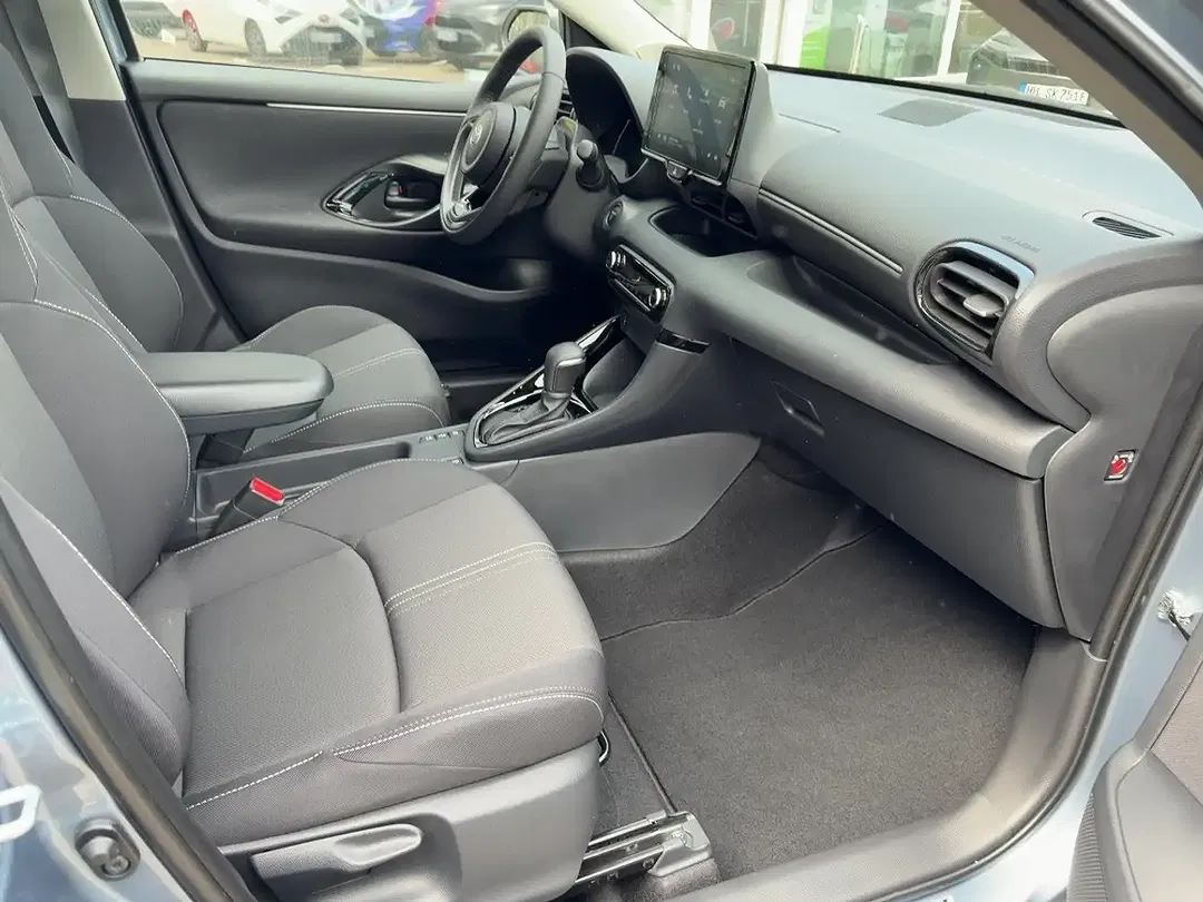 Toyota Yaris - Thumbnail 11