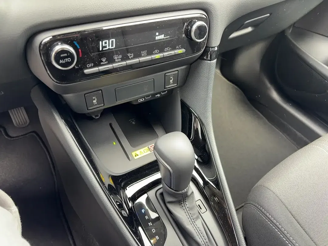 Toyota Yaris - Thumbnail 15