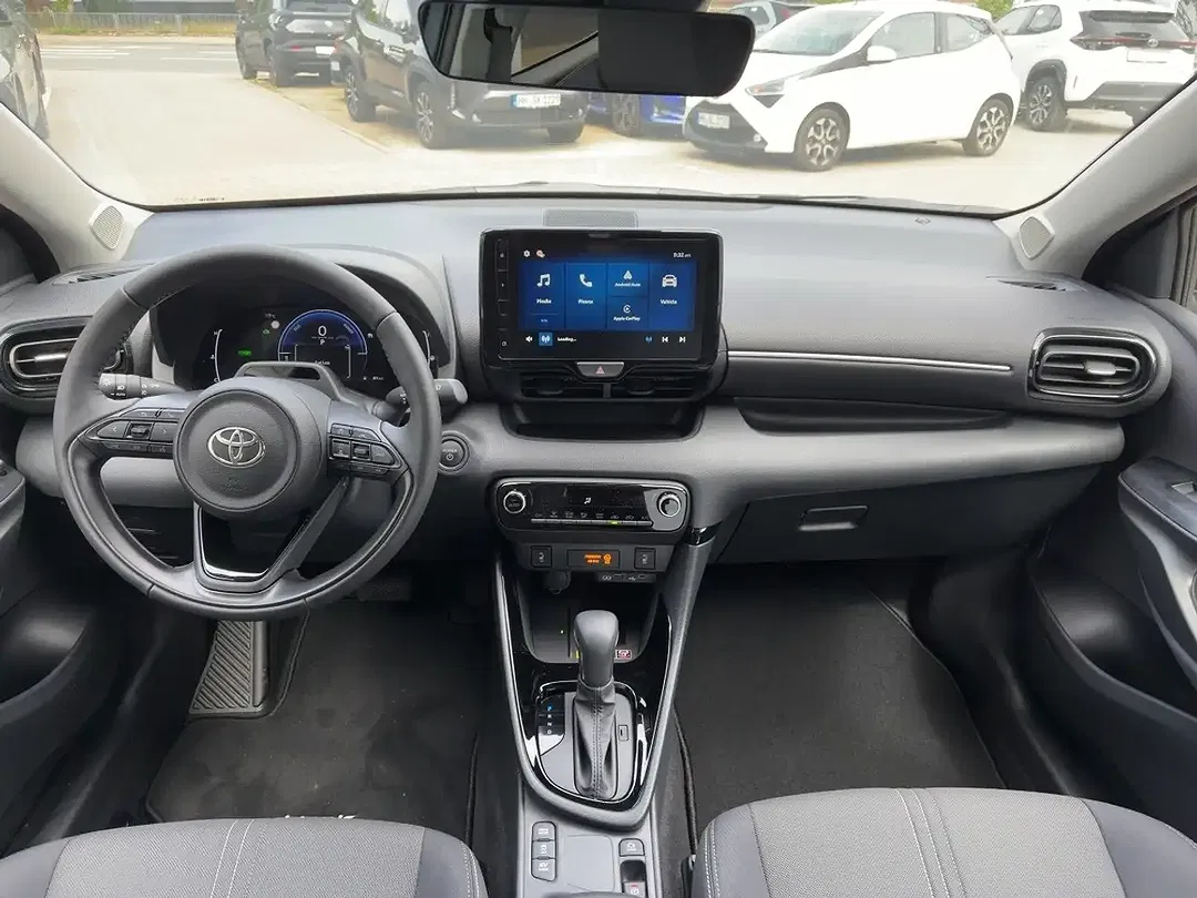 Toyota Yaris - Thumbnail 8