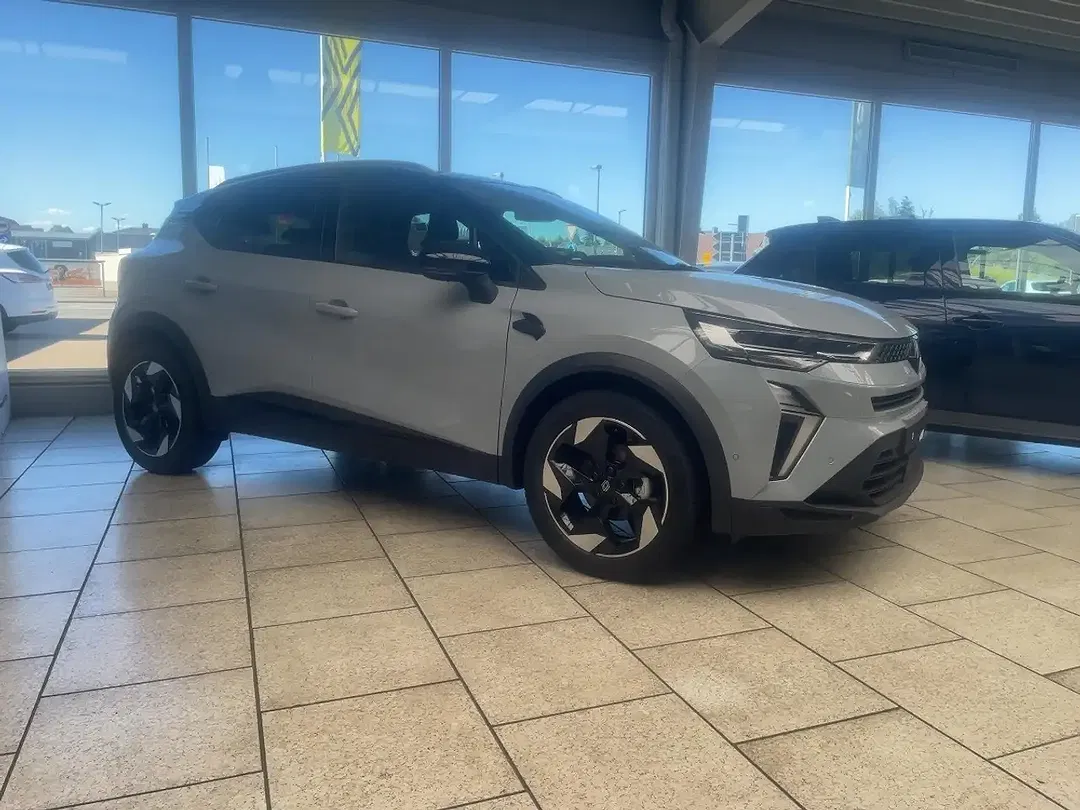 Renault Captur - Thumbnail 2