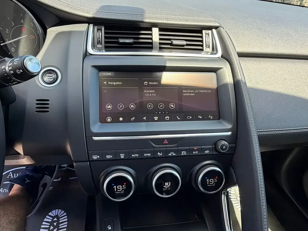 Jaguar E-Pace - Thumbnail 11