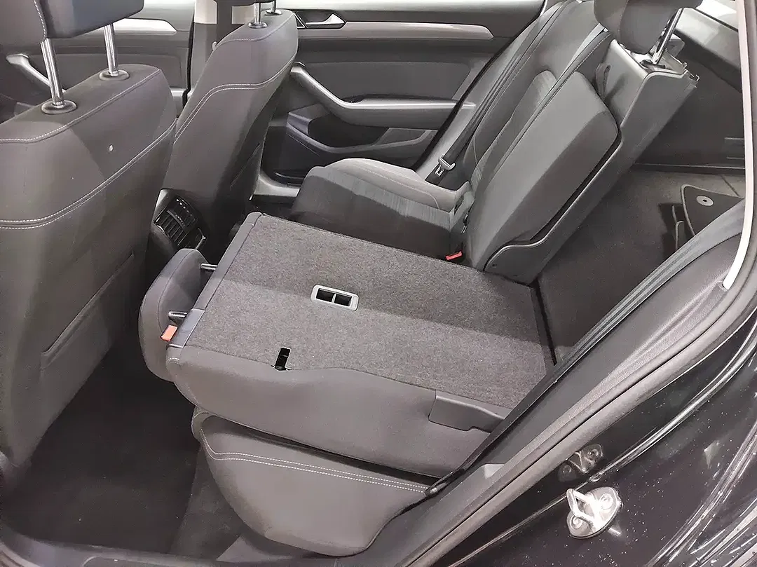 Volkswagen Passat Variant - Thumbnail 11