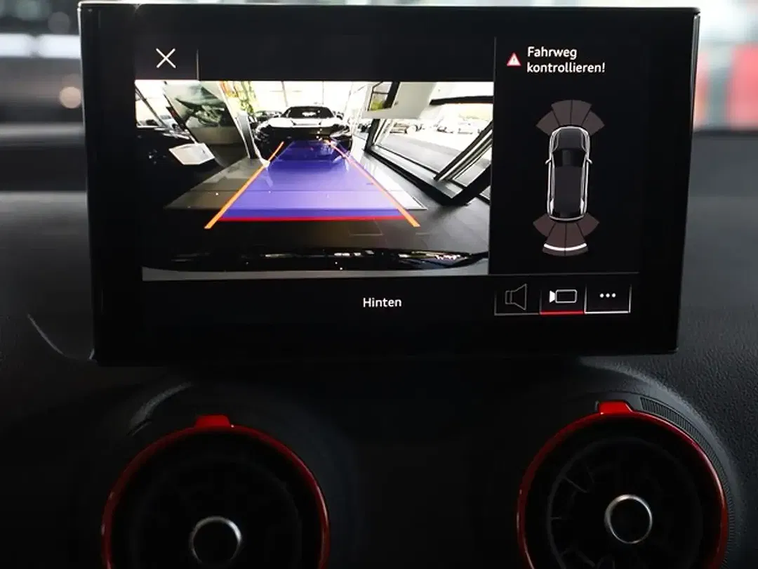 Audi Q2 - Thumbnail 13